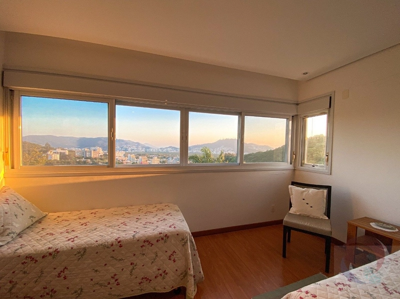 Casa de luxo com 5 dormitórios e 4 suítes em Florianópolis: 33ª foto da galeria de imagens do imóvel