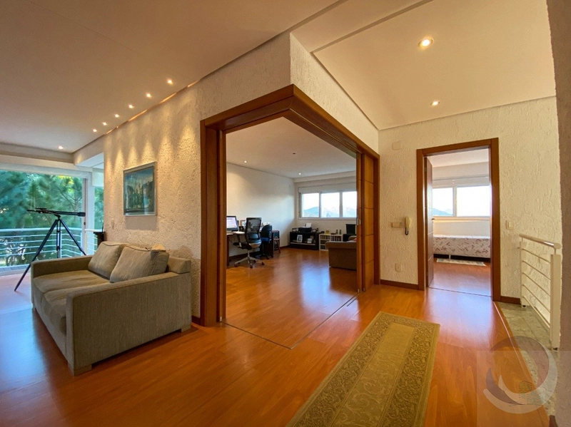 Casa de luxo com 5 dormitórios e 4 suítes em Florianópolis: 46ª foto da galeria de imagens do imóvel