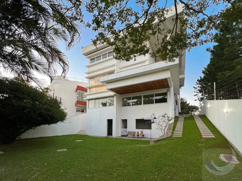 Casa de luxo com 5 dormitórios e 4 suítes em Florianópolis: 25ª foto da galeria de imagens do imóvel