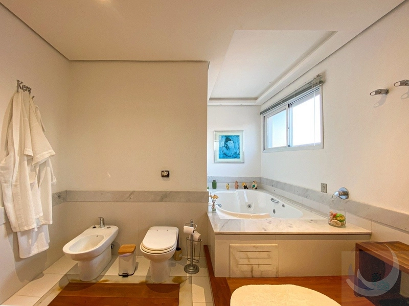 Casa de luxo com 5 dormitórios e 4 suítes em Florianópolis: 21ª foto da galeria de imagens do imóvel