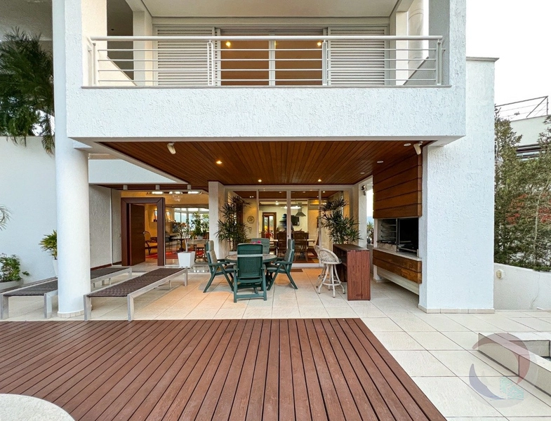 Casa de luxo com 5 dormitórios e 4 suítes em Florianópolis: 24ª foto da galeria de imagens do imóvel