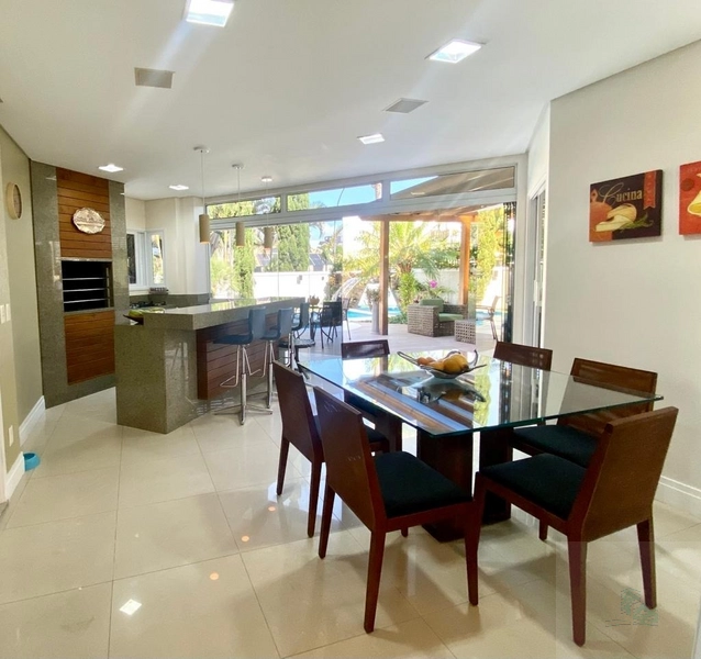 Casa de Luxo em Jurerê Internacional - 5 Dormitórios - Venda: 4ª foto da galeria de imagens do imóvel