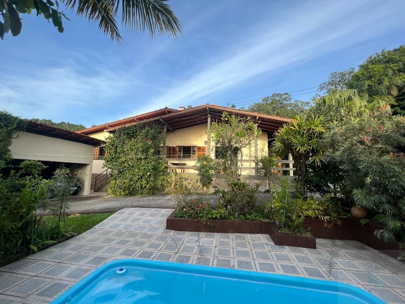 Casa à venda em Florianópolis, Sambaqui: 1ª foto da galeria de imagens do imóvel