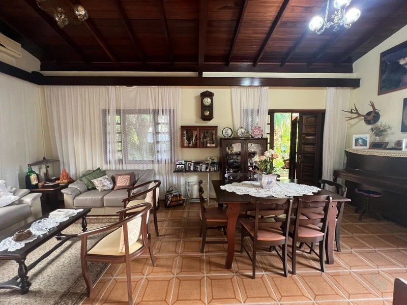 Casa à venda em Florianópolis, Sambaqui: 3ª foto da galeria de imagens do imóvel