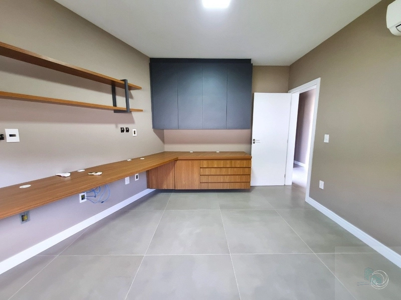 Casa à venda em Florianópolis, Bairro Cachoeira Do Bom Jesus: 6ª foto da galeria de imagens do imóvel