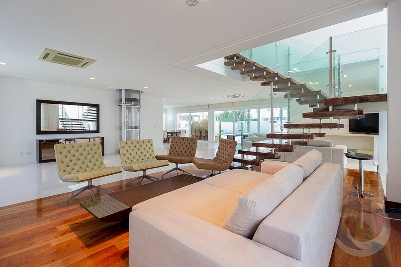 Casa para venda possui 728 metros quadrados com 7 quartos: 33ª foto da galeria de imagens do imóvel