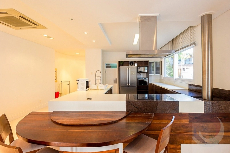 Casa para venda possui 728 metros quadrados com 7 quartos: 50ª foto da galeria de imagens do imóvel