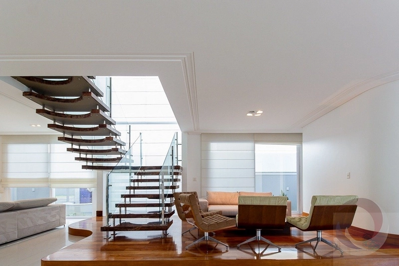 Casa para venda possui 728 metros quadrados com 7 quartos: 1ª foto da galeria de imagens do imóvel