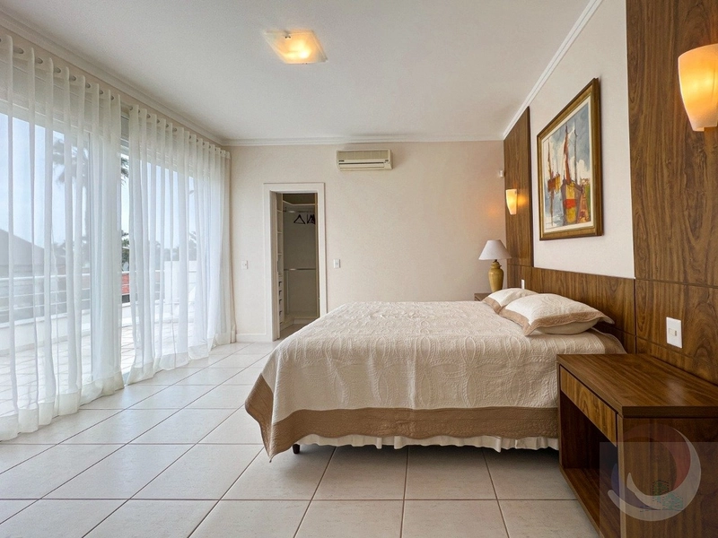 Casa de Luxo em Jurerê Internacional - Venda: 36ª foto da galeria de imagens do imóvel
