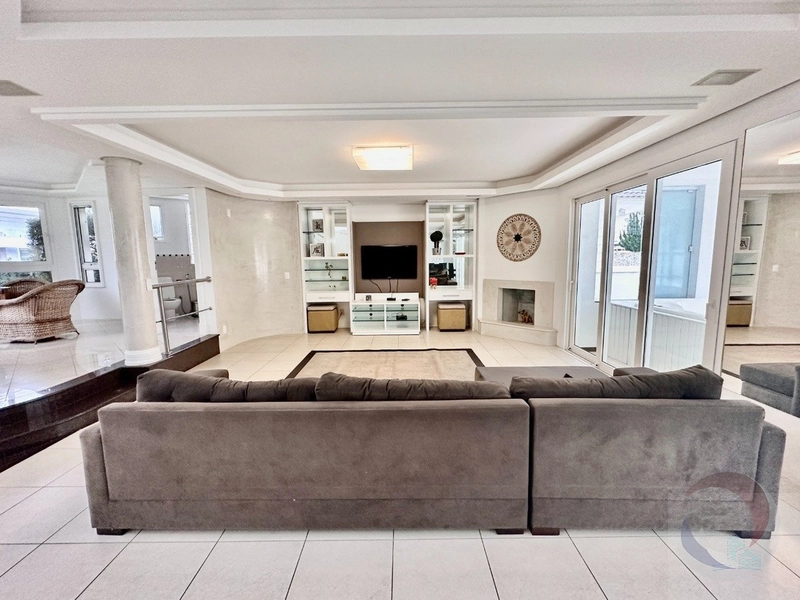 Casa de Luxo em Jurerê Internacional - Florianópolis: 9ª foto da galeria de imagens do imóvel