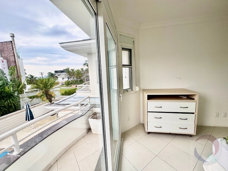 Casa de Luxo em Jurerê Internacional - Florianópolis: 17ª foto da galeria de imagens do imóvel