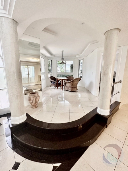 Casa de Luxo em Jurerê Internacional - Florianópolis: 8ª foto da galeria de imagens do imóvel