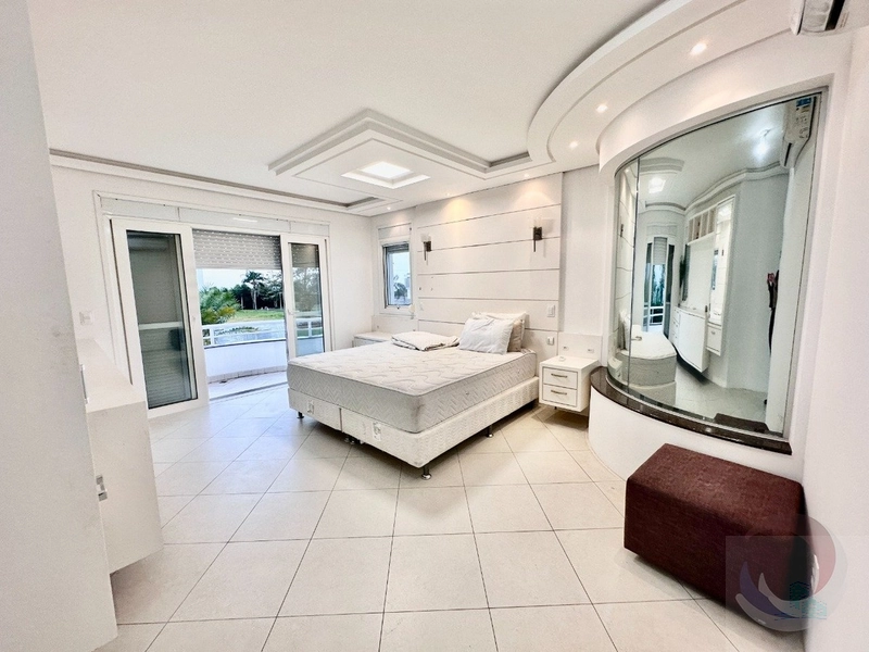 Casa de Luxo em Jurerê Internacional - Florianópolis: 18ª foto da galeria de imagens do imóvel