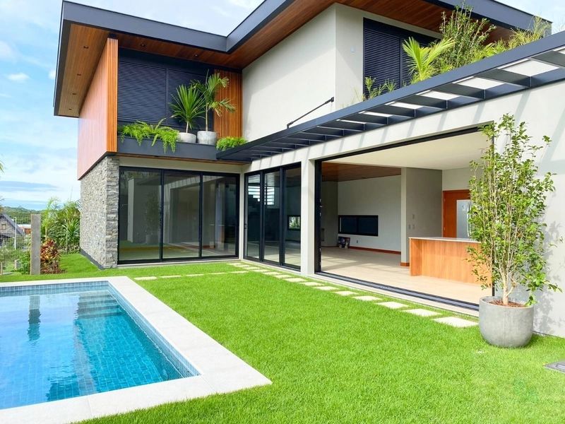 Casa de luxo à venda em Lagoa Da Conceição, Florianópolis: 1ª foto da galeria de imagens do imóvel