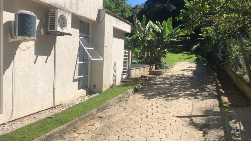 Terreno à venda em Florianópolis - Bairro Sambaqui: 1ª foto da galeria de imagens do imóvel