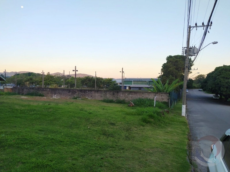 Terreno para venda possui 674 metros quadrados em Lagoa da Conceição: 6ª foto da galeria de imagens do imóvel