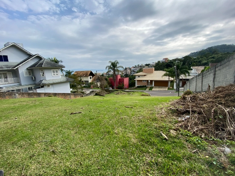 Terreno à venda em Cacupé, Florianópolis: 3ª foto da galeria de imagens do imóvel