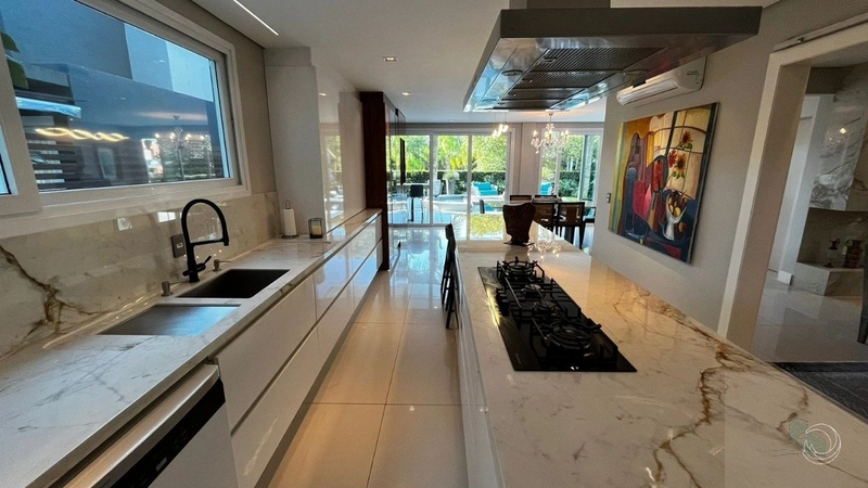 Casa à venda em Jurerê Internacional, Florianópolis: 2ª foto da galeria de imagens do imóvel