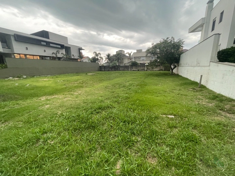 Terreno à venda em Jurerê Internacional: 2ª foto da galeria de imagens do imóvel
