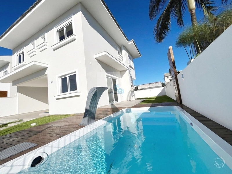Casa com 3 suítes no bairro Daniela: 1ª foto da galeria de imagens do imóvel