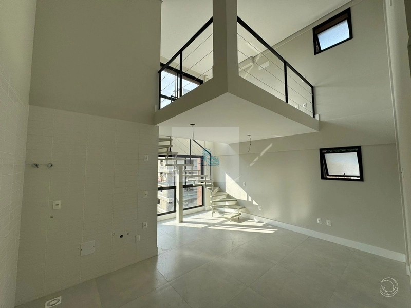 Duplex com 1 dorm com suíte no Centro: 2ª foto da galeria de imagens do imóvel