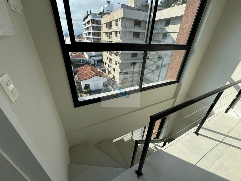Duplex com 1 dorm com suíte no Centro: 16ª foto da galeria de imagens do imóvel