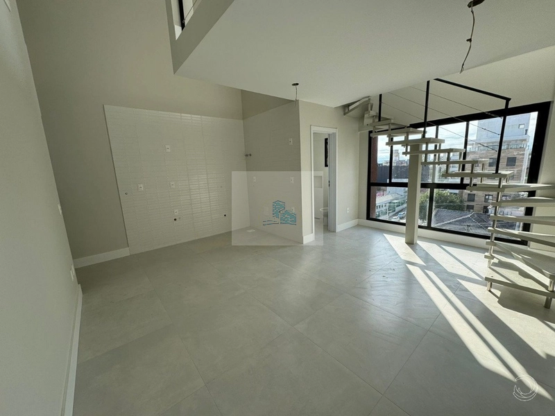 Duplex com 1 dorm com suíte no Centro: 7ª foto da galeria de imagens do imóvel