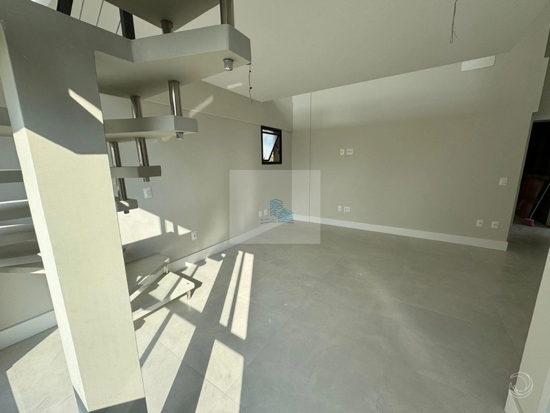 Duplex com 1 dorm com suíte no Centro: 4ª foto da galeria de imagens do imóvel