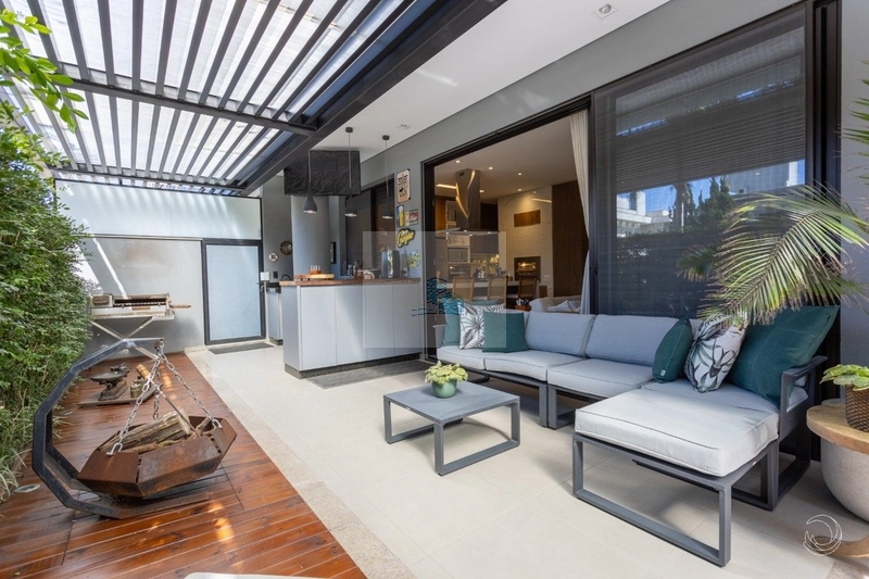 Duplex de luxo em Jurerê Internacional: 30ª foto da galeria de imagens do imóvel