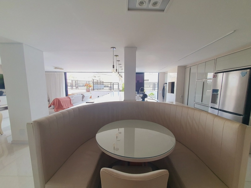 Cobertura Duplex Alto Padrão com 4 suítes no Centro de Florianópolis: 4ª foto da galeria de imagens do imóvel