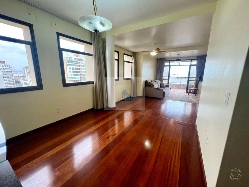 Apartamento de 145m² com 3 quartos na Agronômica: 3ª foto da galeria de imagens do imóvel