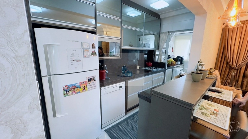 Apartamento com 2 suítes em Coqueiros: 4ª foto da galeria de imagens do imóvel