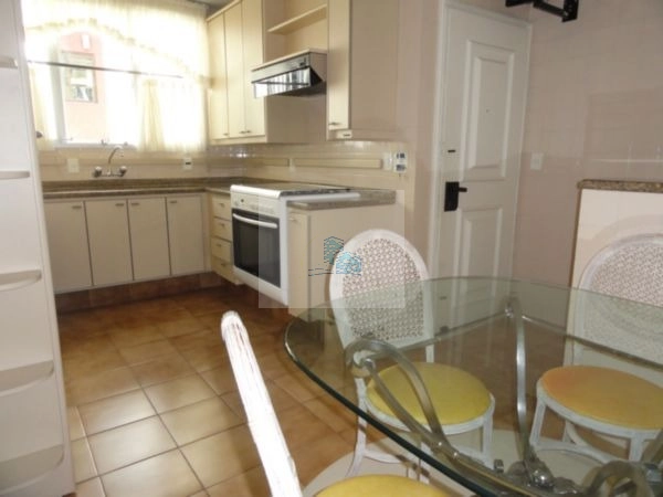 Apartamento de 6 dorms no bairro Agronômica vista mar: 24ª foto da galeria de imagens do imóvel