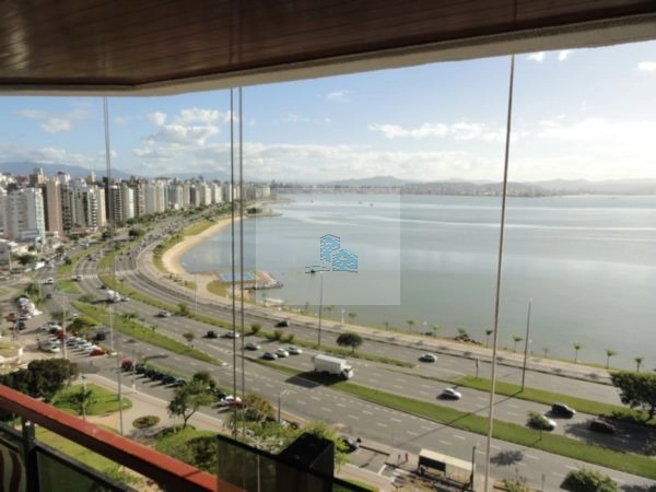 Apartamento de 6 dorms no bairro Agronômica vista mar: 1ª foto da galeria de imagens do imóvel