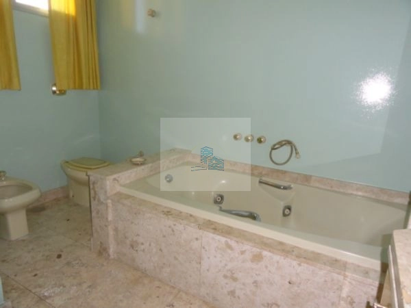 Apartamento de 6 dorms no bairro Agronômica vista mar: 20ª foto da galeria de imagens do imóvel