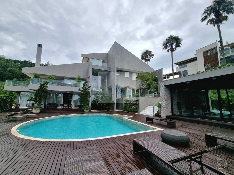 Casa Alto Padrão com 4 suítes em Cacupé: 41ª foto da galeria de imagens do imóvel