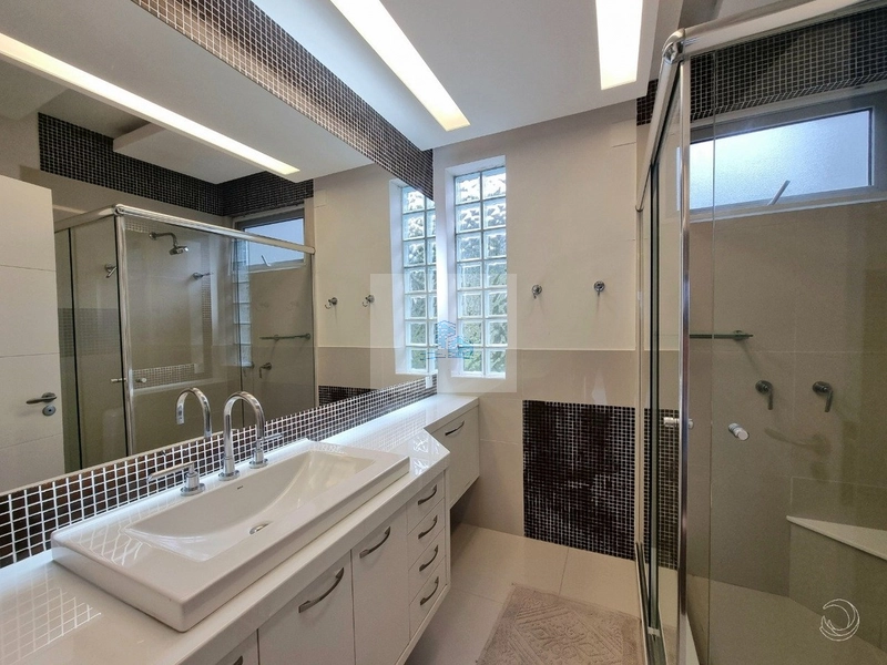 Casa Alto Padrão com 4 suítes em Cacupé: 17ª foto da galeria de imagens do imóvel