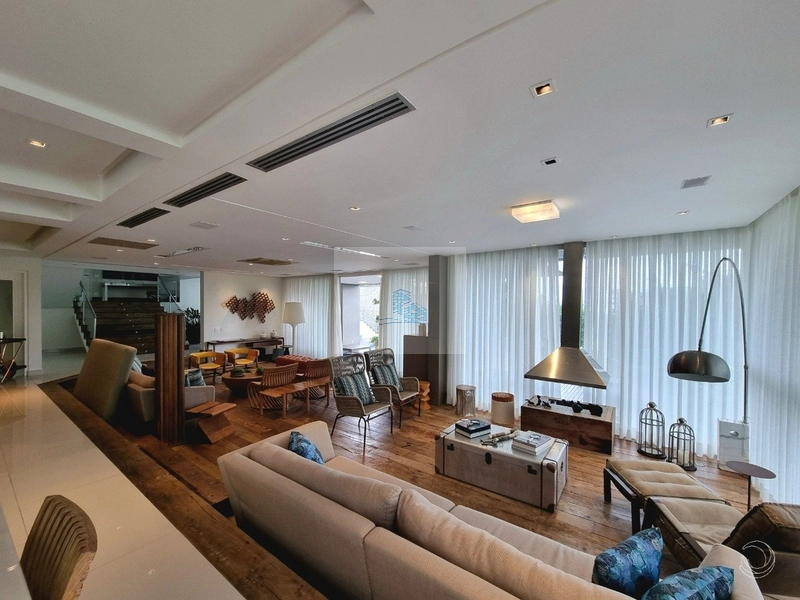 Casa Alto Padrão com 4 suítes em Cacupé: 3ª foto da galeria de imagens do imóvel