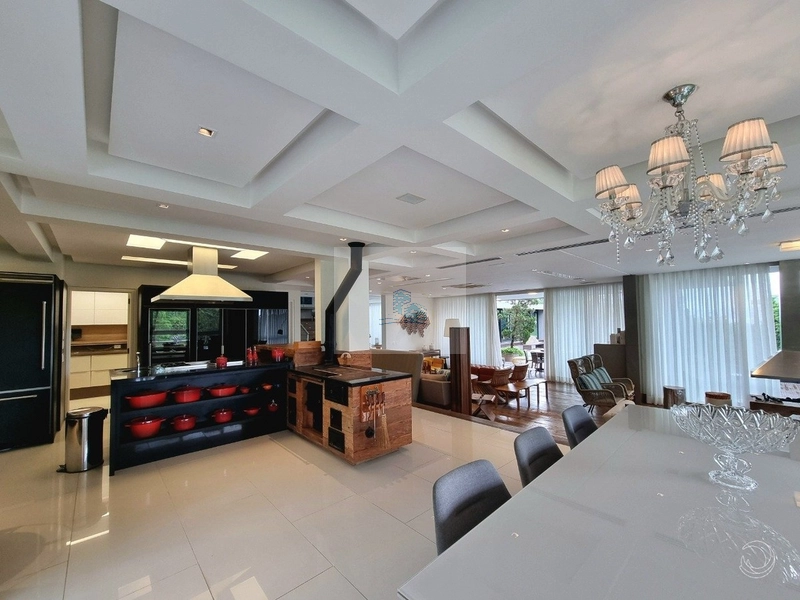 Casa Alto Padrão com 4 suítes em Cacupé: 4ª foto da galeria de imagens do imóvel