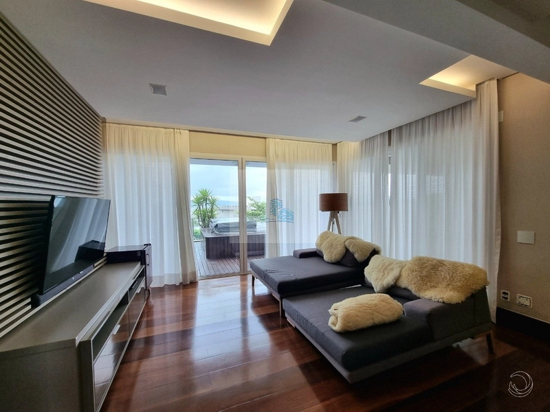 Casa Alto Padrão com 4 suítes em Cacupé: 14ª foto da galeria de imagens do imóvel