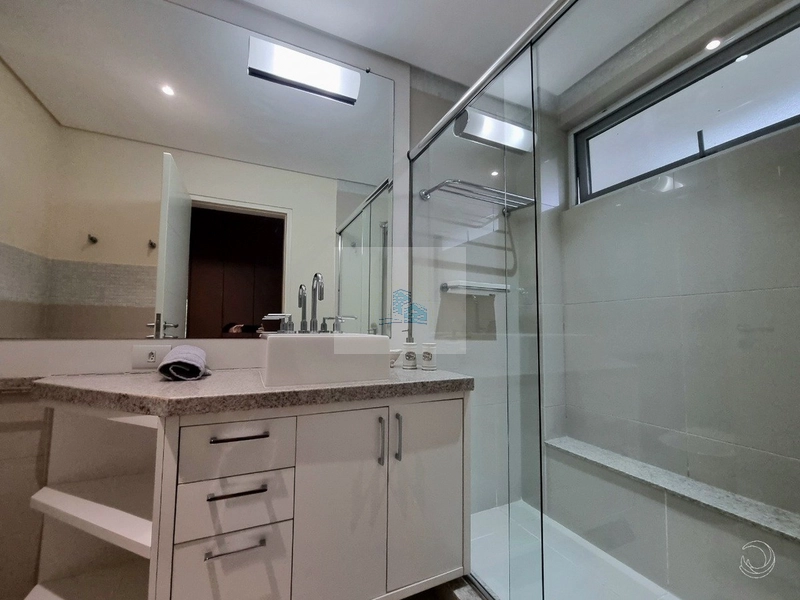 Casa Alto Padrão com 4 suítes em Cacupé: 31ª foto da galeria de imagens do imóvel