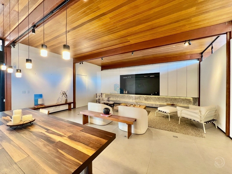 Casa com 3 quartos no Córrego Grande: 2ª foto da galeria de imagens do imóvel