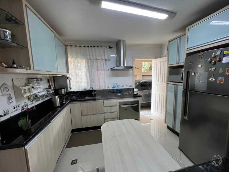 Casa Residencial de 5 quartos na Trindade: 8ª foto da galeria de imagens do imóvel