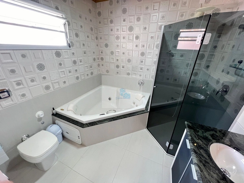 Casa Residencial de 5 quartos na Trindade: 27ª foto da galeria de imagens do imóvel