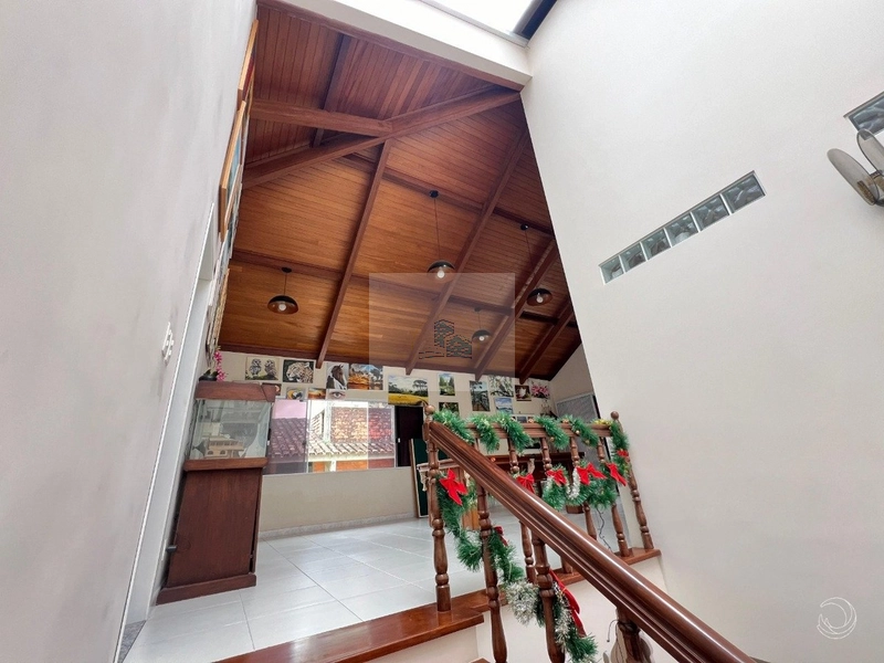 Casa Residencial de 5 quartos na Trindade: 15ª foto da galeria de imagens do imóvel