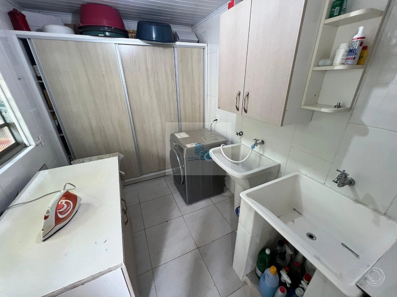 Casa Residencial de 5 quartos na Trindade: 17ª foto da galeria de imagens do imóvel