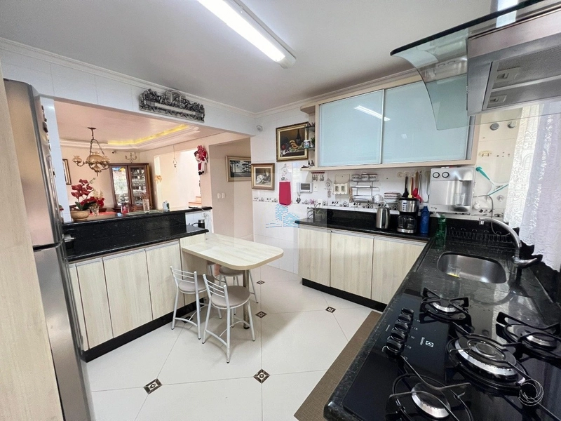 Casa Residencial de 5 quartos na Trindade: 10ª foto da galeria de imagens do imóvel