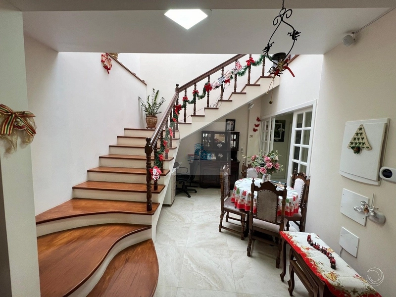 Casa Residencial de 5 quartos na Trindade: 12ª foto da galeria de imagens do imóvel