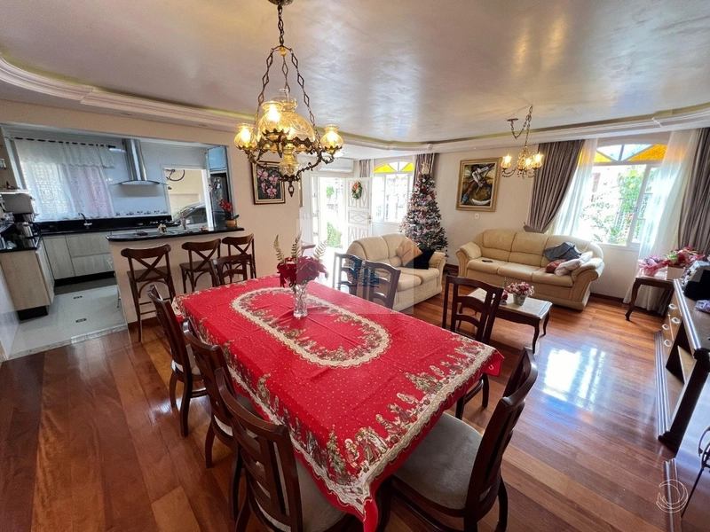 Casa Residencial de 5 quartos na Trindade: 3ª foto da galeria de imagens do imóvel