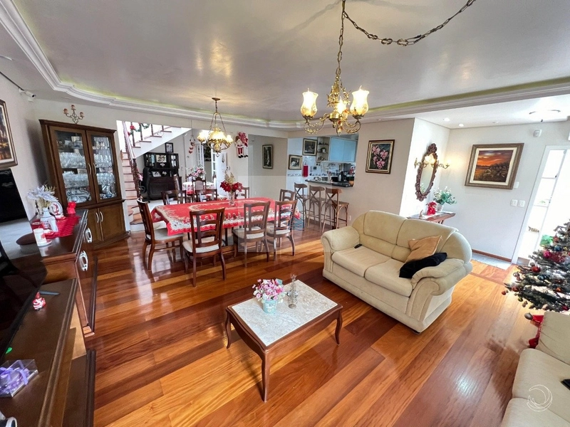 Casa Residencial de 5 quartos na Trindade: 1ª foto da galeria de imagens do imóvel